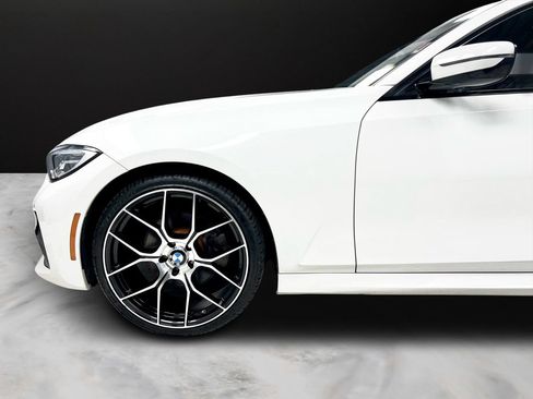Used 2022 BMW 330i xDrive Sedan w/ M Sport Package AWD/4WD image 12