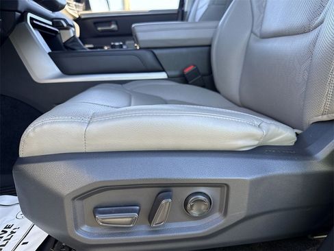 Used 2023 Toyota Tundra Limited image 12