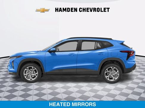 Used 2024 Chevrolet Trax RS w/ Sunroof Package FWD image 3