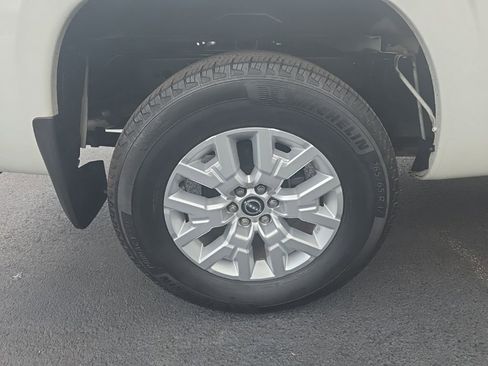 Used 2024 Nissan Frontier SV w/ SV Convenience Package AWD/4WD image 5