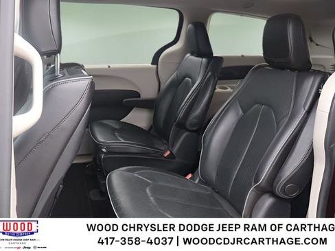 Used 2020 Chrysler Pacifica Limited w/ Advanced Safetytec Group FWD image 28