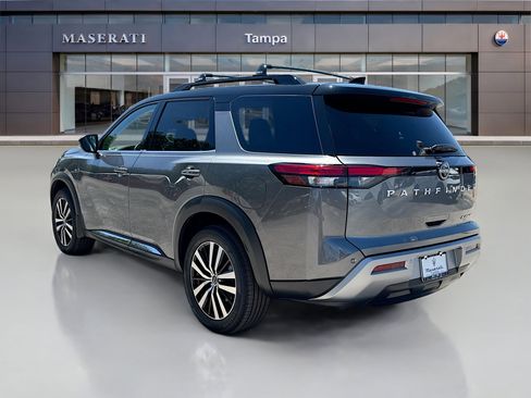 Used 2024 Nissan Pathfinder Platinum FWD image 5