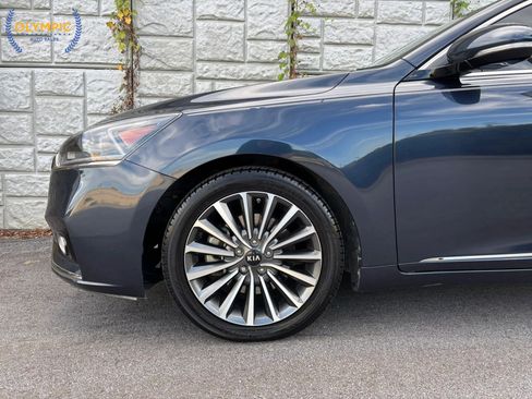 Used 2018 Kia Cadenza Premium image 9