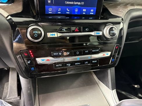 Used 2021 Ford Explorer Platinum w/ Equipment Group 601A AWD/4WD image 20