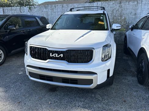 Certified 2025 Kia Telluride EX FWD image 9