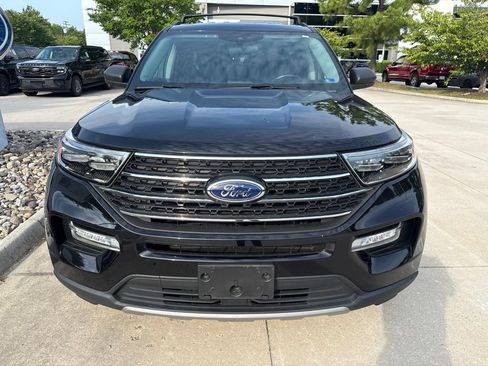 Used 2023 Ford Explorer XLT w/ Equipment Group 202A AWD/4WD image 2