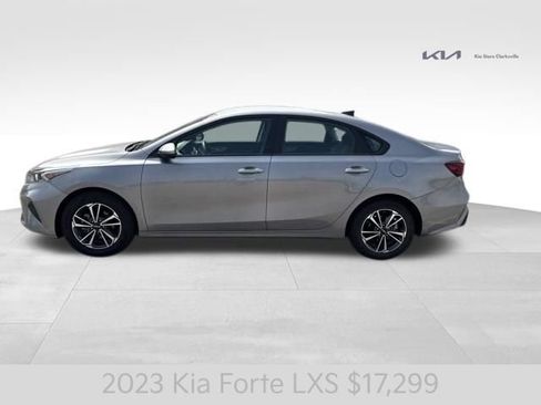 Certified 2023 Kia Forte LXS FWD image 5