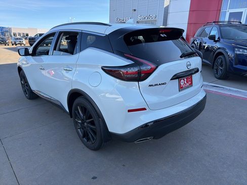 Used 2024 Nissan Murano SV w/ SV Midnight Edition Package image 4