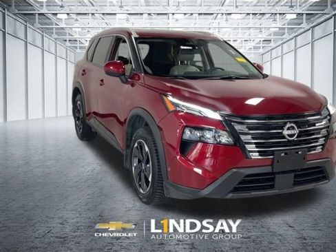 Used 2024 Nissan Rogue SV w/ SV Premium Package AWD/4WD image 4