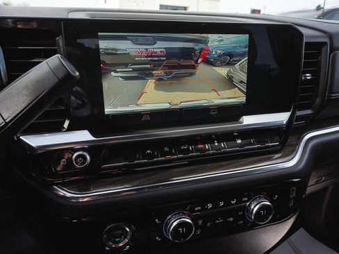 Used 2024 GMC Sierra 1500 Elevation image 26