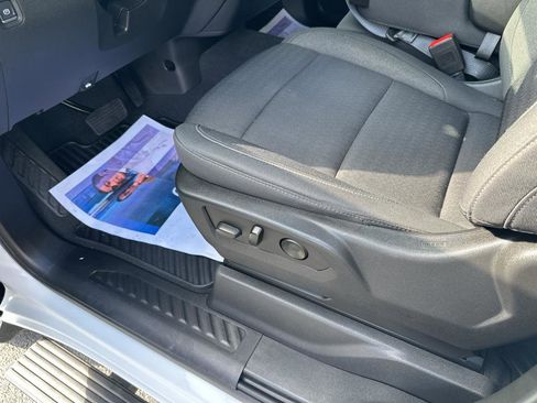 Used 2022 Chevrolet Silverado 1500 Custom image 15