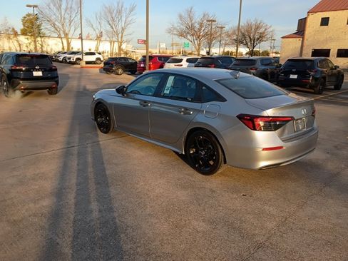 Used 2025 Honda Civic Sport image 12