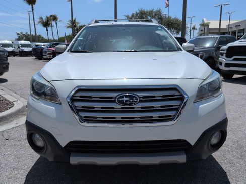 Used 2016 Subaru Outback 2.5i Limited AWD/4WD image 3