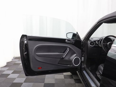 Used 2013 Volkswagen Beetle 2.5 image 4