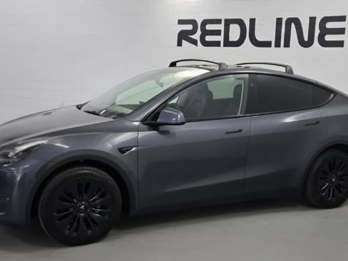 Used 2023 Tesla Model Y AWD image 2