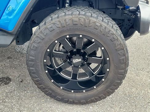Used 2023 Jeep Wrangler Unlimited Sahara AWD/4WD image 6