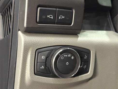 Used 2018 Ford F150 XLT w/ Equipment Group 302A Luxury AWD/4WD image 45