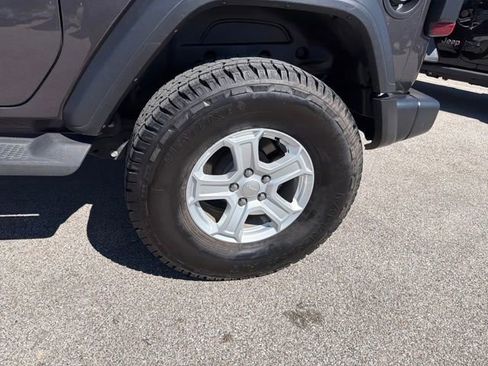 Used 2021 Jeep Wrangler Sport S image 38