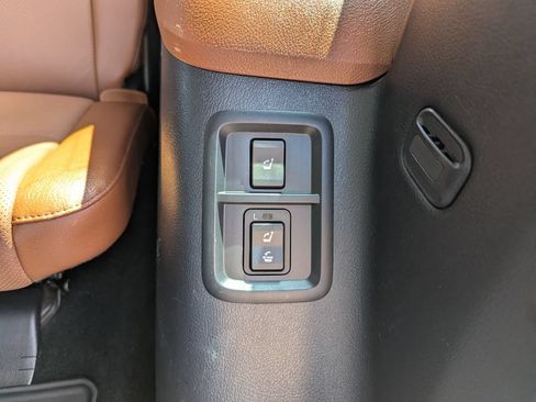 Used 2017 Toyota Sequoia Platinum AWD/4WD image 48