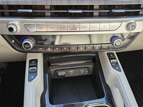 Used 2023 Kia Telluride EX w/ EX Captain's Chair Package image 20