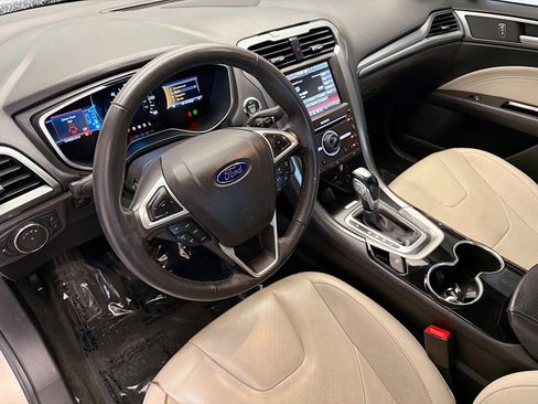Used 2016 Ford Fusion Energi Titanium FWD image 7
