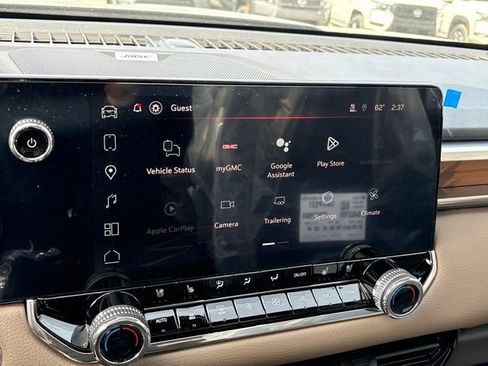 New 2026 GMC Canyon Denali image 8