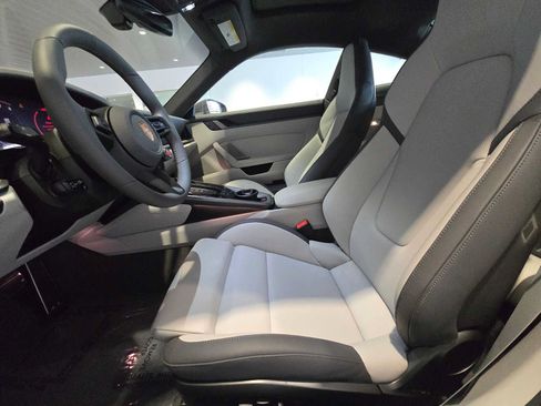 Used 2026 Porsche 911 Carrera RWD image 17