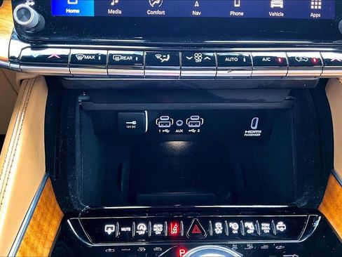 Used 2023 Jeep Grand Wagoneer Series III AWD/4WD image 35