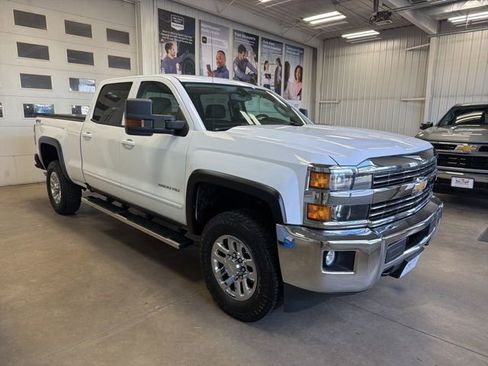 Used 2017 Chevrolet Silverado 2500 LT AWD/4WD image 4