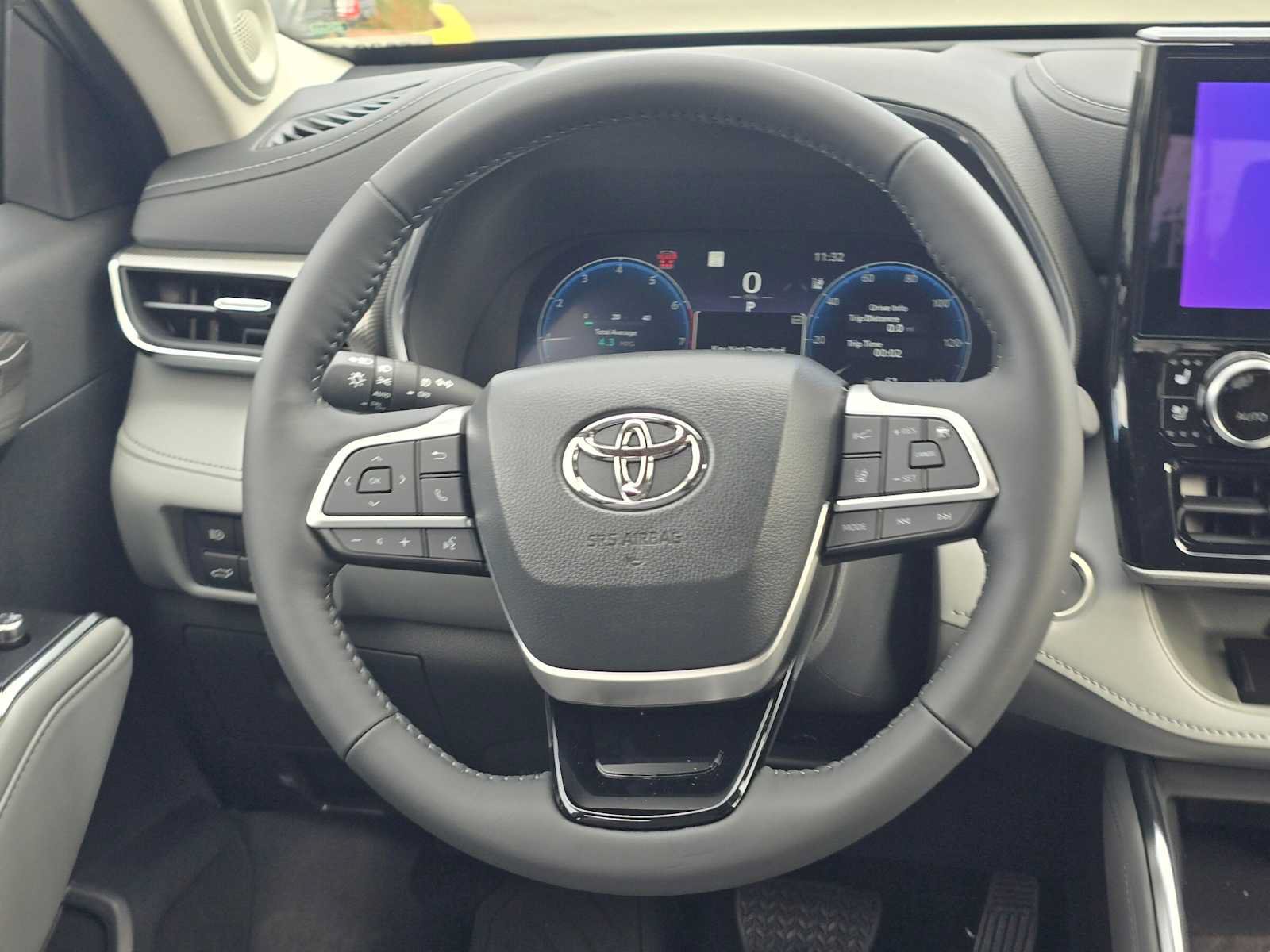 New 2026 Toyota Highlander Platinum AWD/4WD image 19