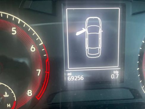 Used 2019 Volkswagen Jetta GLI FWD image 12