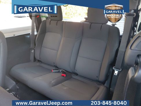 Used 2019 Jeep Wrangler Sport image 18