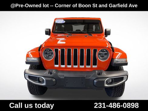 Used 2018 Jeep Wrangler Unlimited Sahara AWD/4WD image 13