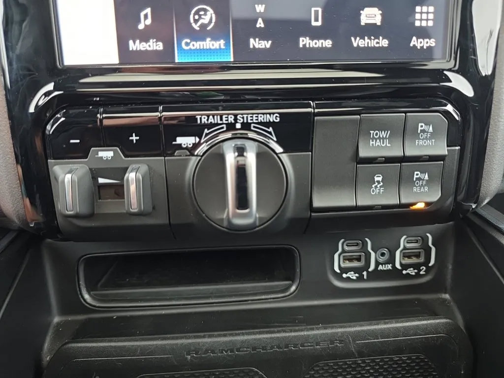 Used 2023 RAM 1500 Laramie AWD/4WD image 34