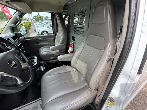 Used 2019 Chevrolet Express 2500 w/ Driver Convenience Package RWD image 14