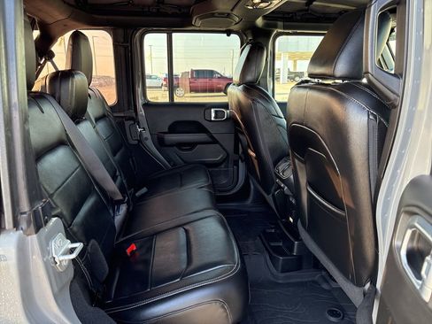 Used 2023 Jeep Wrangler Sahara w/ Cold Weather Group image 18