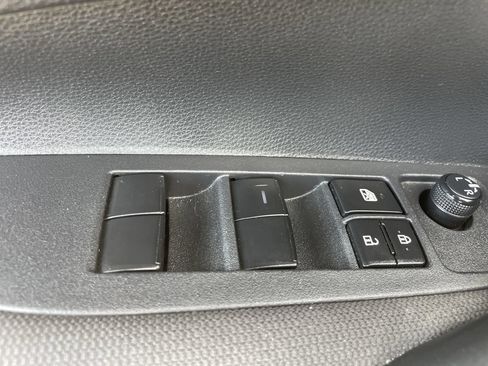 Used 2024 Toyota Corolla LE FWD image 17