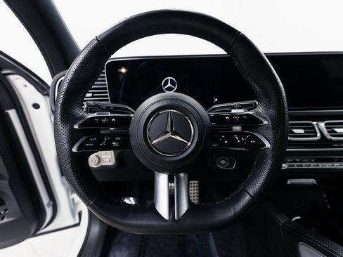 Used 2025 Mercedes-Benz GLE 450e 4MATIC w/ AMG Line Interior image 12