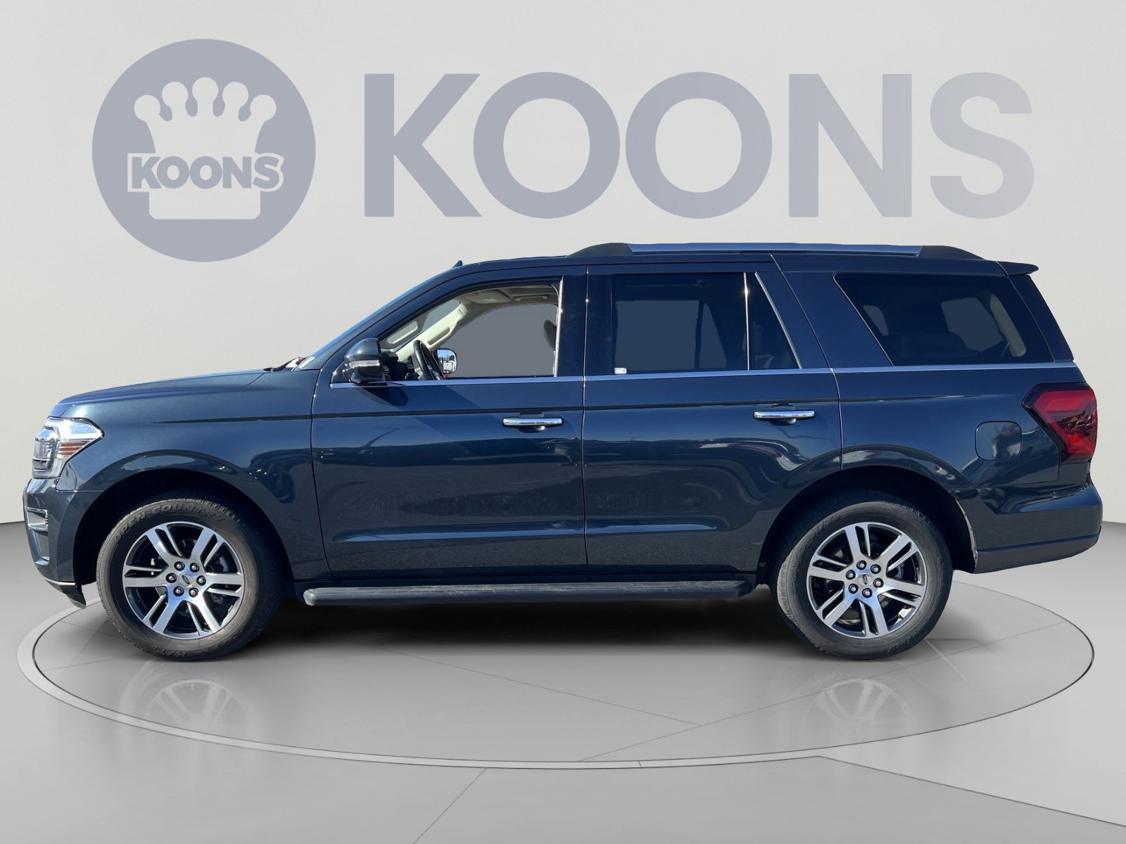 Used 2024 Ford Expedition Limited AWD/4WD image 2