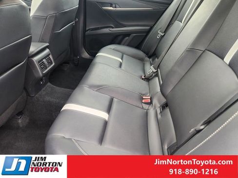 Used 2025 Toyota Camry SE image 31