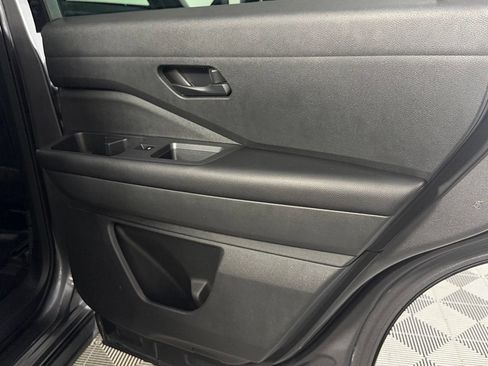 Used 2023 Nissan Pathfinder S FWD image 28
