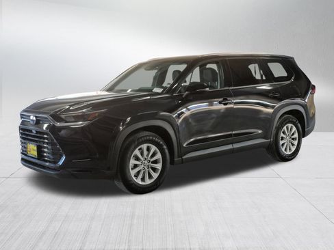 Certified 2025 Toyota Grand Highlander AWD image 3