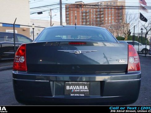 Used 2008 Chrysler 300 Touring w/ Comfort/Convenience Group image 6