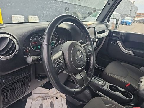 Used 2015 Jeep Wrangler Rubicon w/ Power Convenience Group image 9