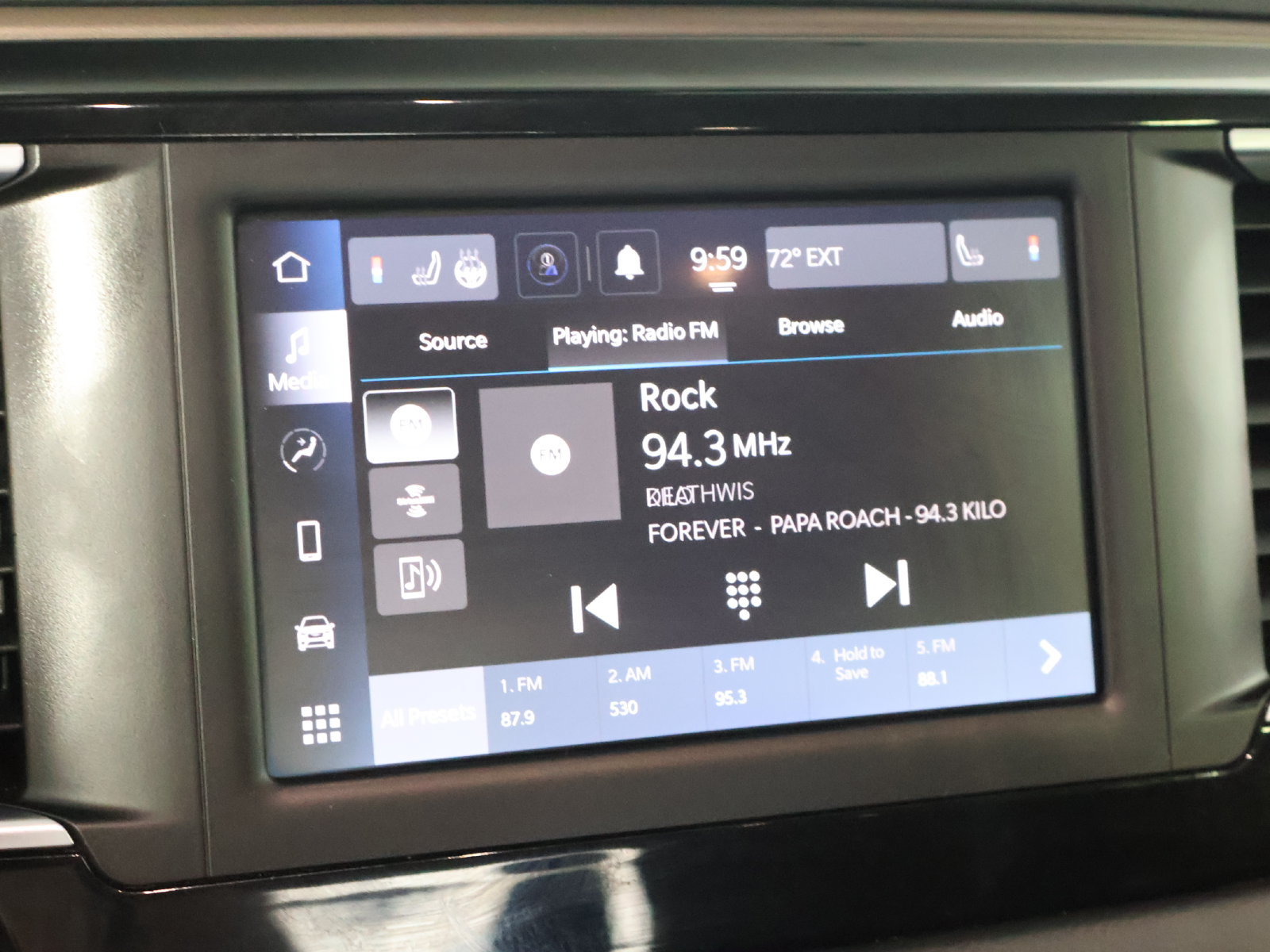 Used 2023 Chrysler Voyager LX FWD image 47