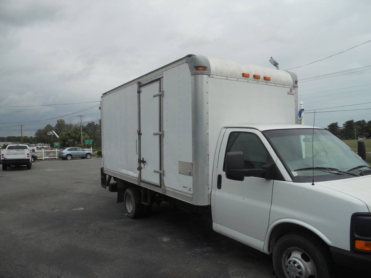 Used 2013 Chevrolet Express 3500 Extended RWD image 5