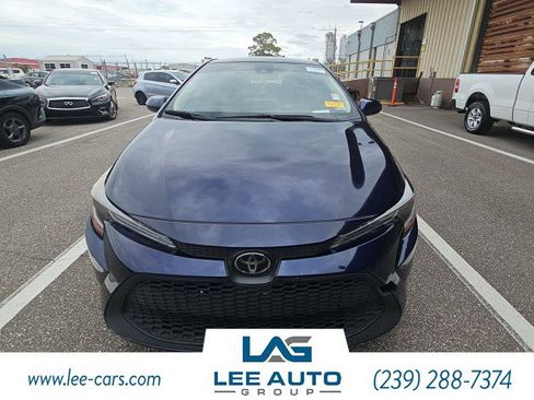 Used 2021 Toyota Corolla LE FWD image 1