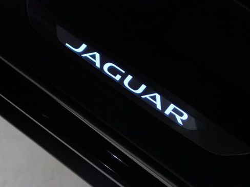 Used 2022 Jaguar F-PACE SVR AWD/4WD image 21