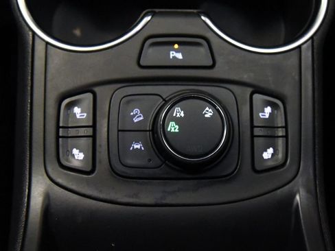 Used 2023 GMC Terrain SLT w/ Tech Package AWD/4WD image 32