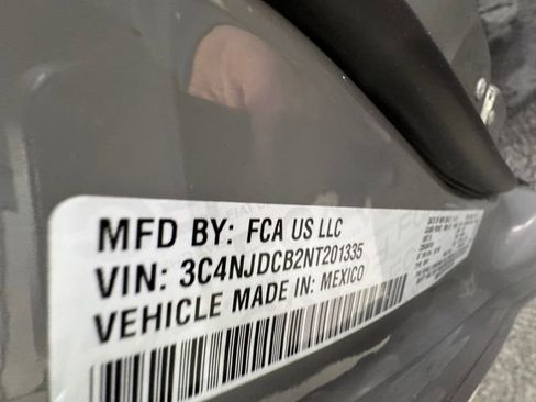 Used 2022 Jeep Compass Limited image 29